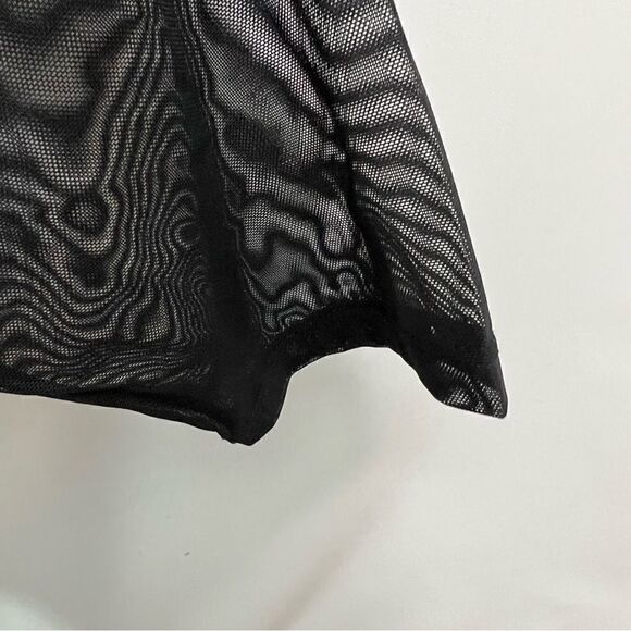 Torrid Black Long Sleeve Mesh One shoulder Foxy knit top Brand New! - Picture 11 of 15